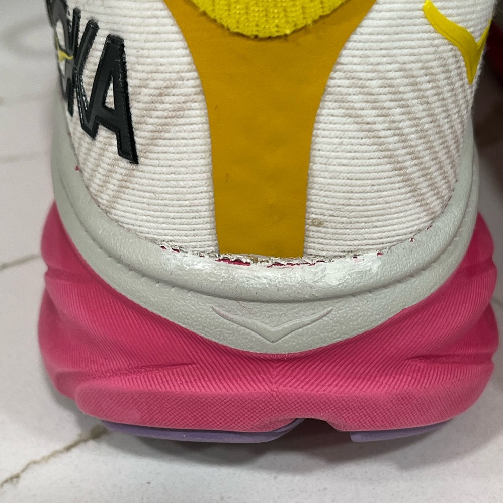 Hoka Clifton 9 Running Shoes. Women’s Size 6B Color Cream - Picture 10 of 10